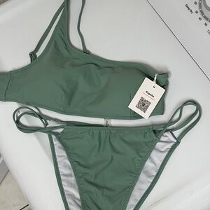 NWT Cupshe XL Asymmetrical Women's Green Bikini Set